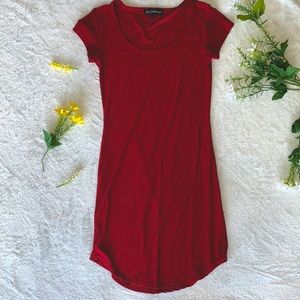 Bodycon maroon mini dress